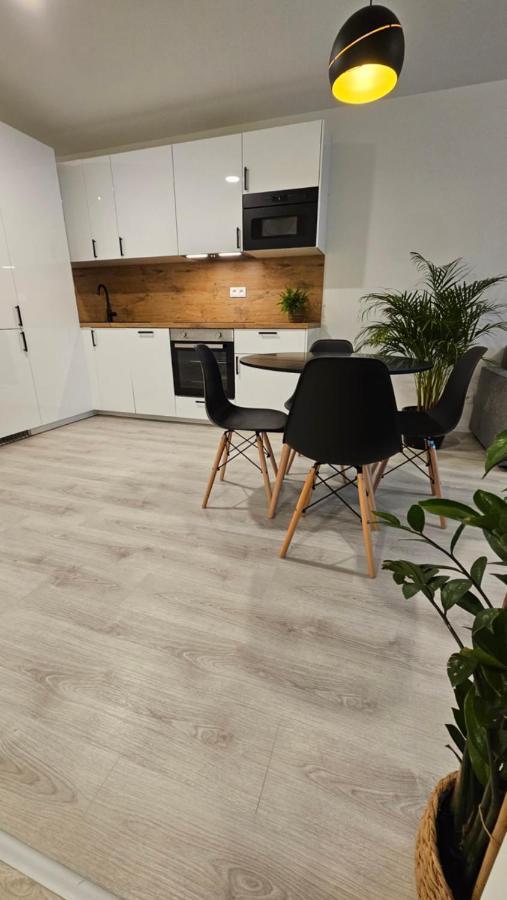 2 Room Apartment With Terrace, 2Ak Bratislava Ngoại thất bức ảnh