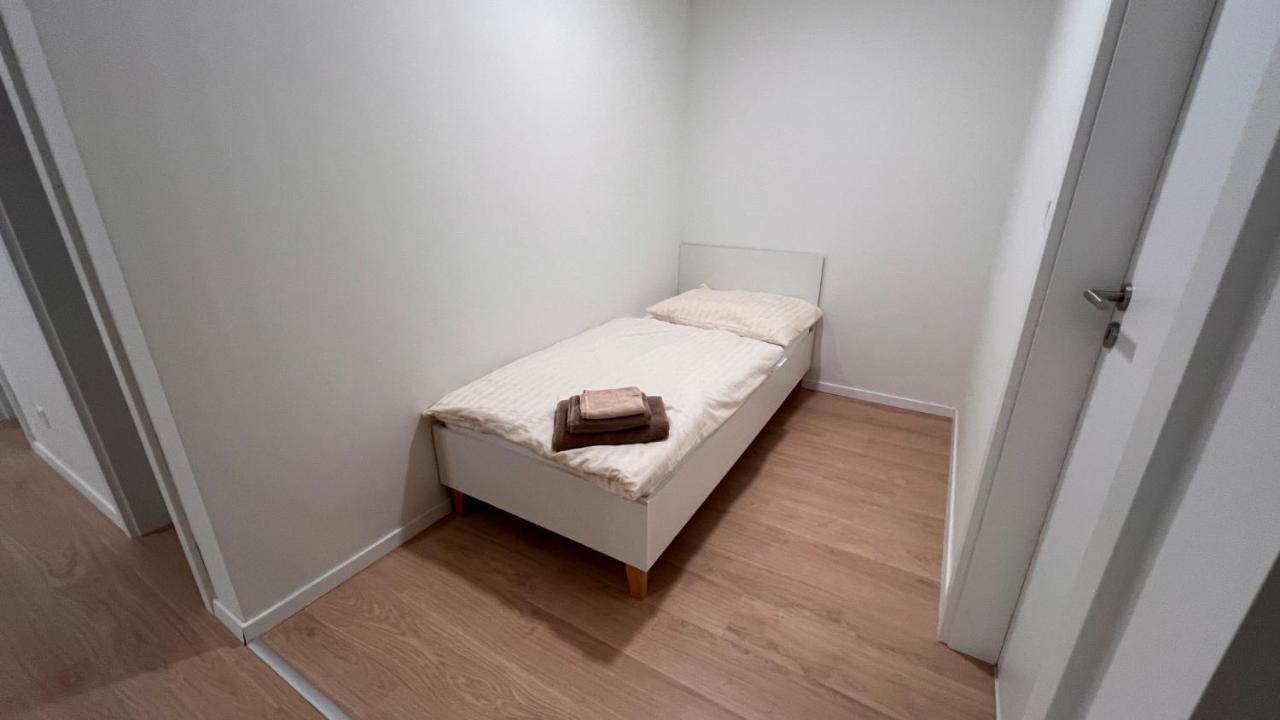 2 Room Apartment With Terrace, 2Ak Bratislava Ngoại thất bức ảnh